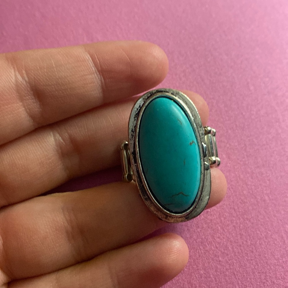 Large faux turquoise stretchy ring